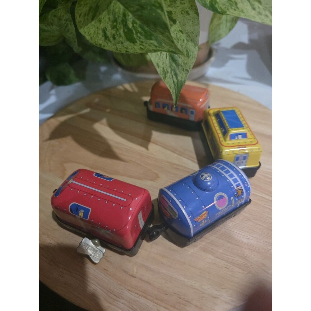 Vintage 2005 SONIC Tin Retro wind up Train Lot of 4